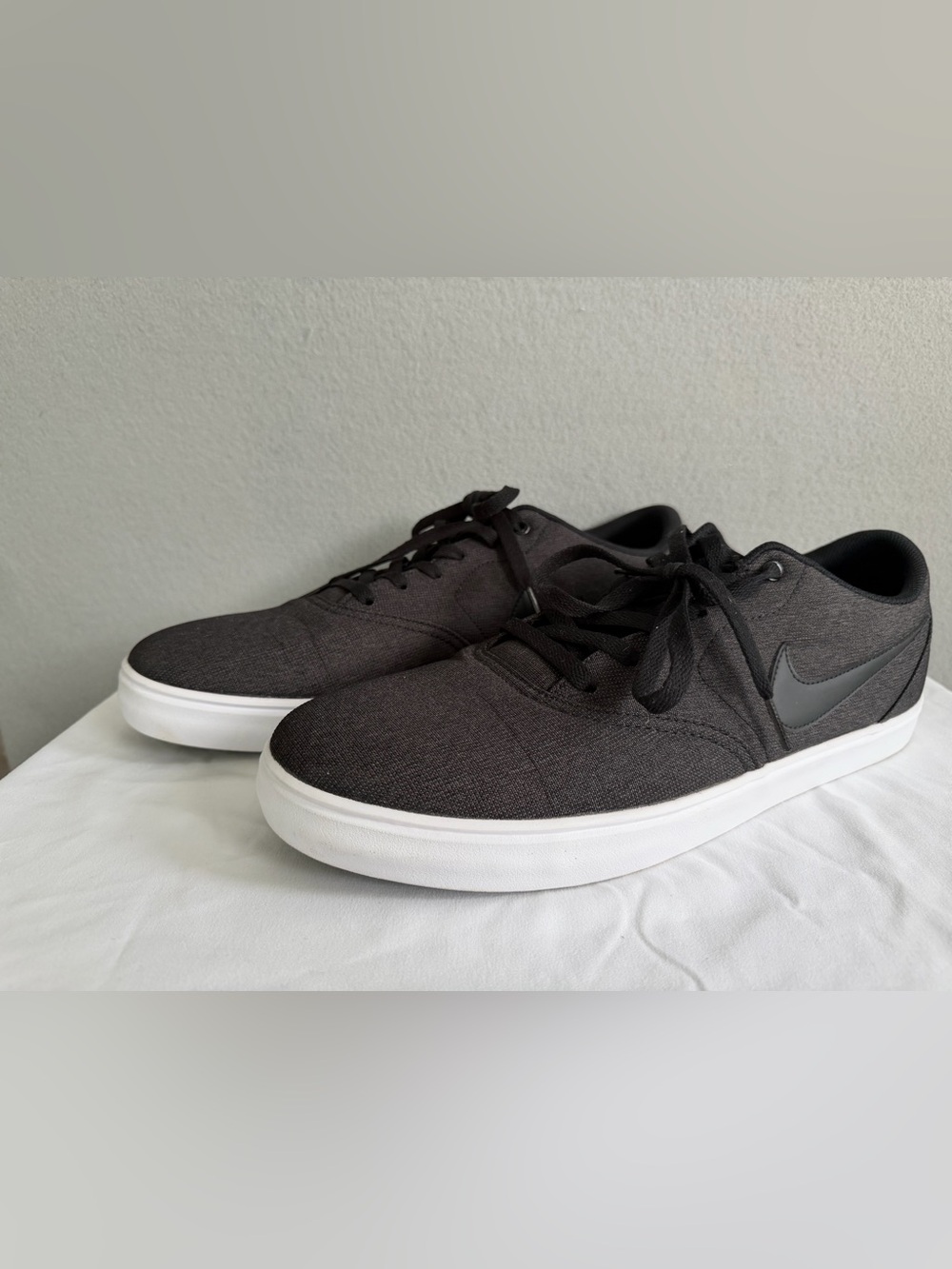 Nike SB Check Solar Skate Sneakers s14 Men’s Canvas Black/White Casual